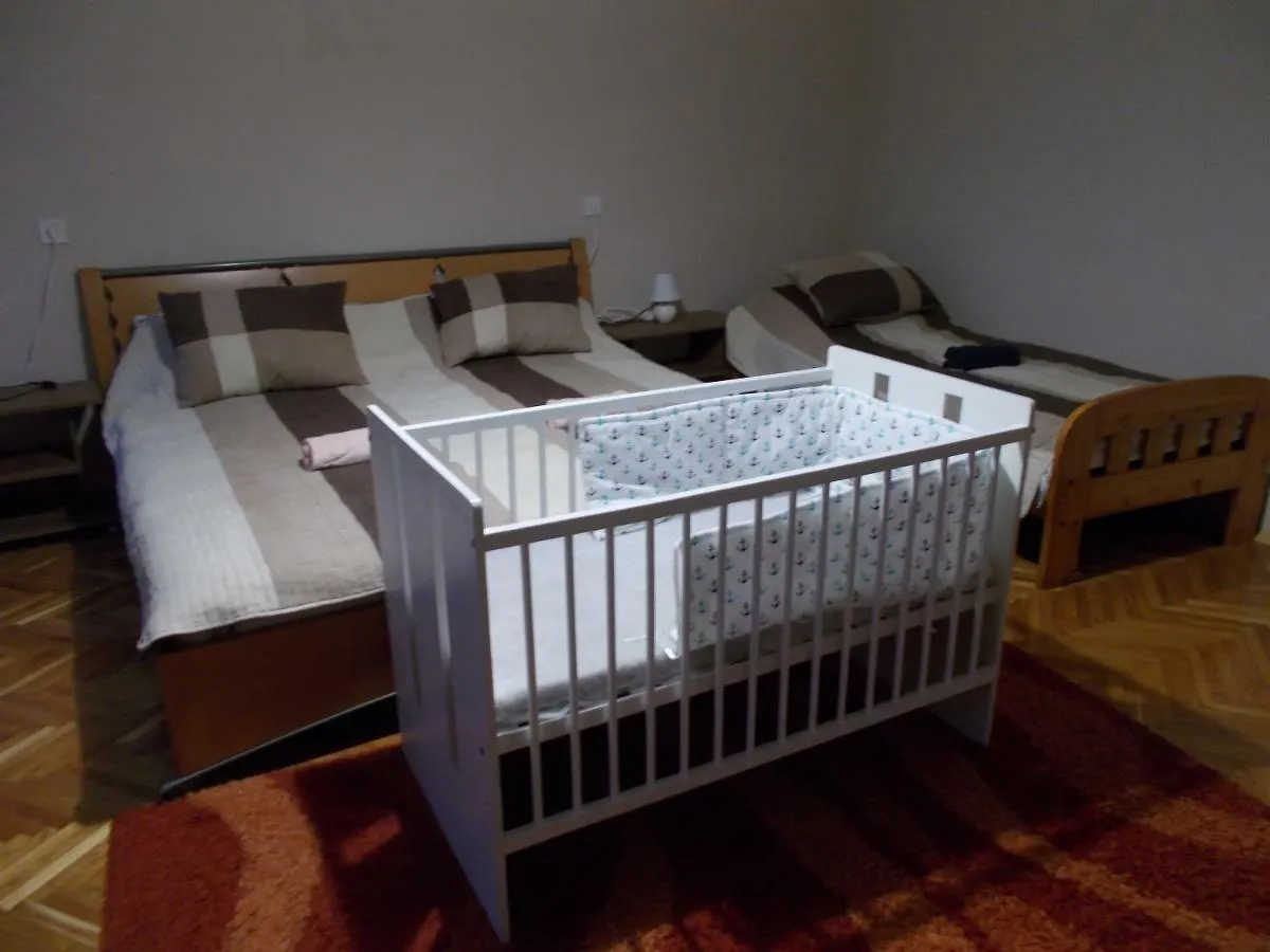 Center Hotel Szeged 0*,